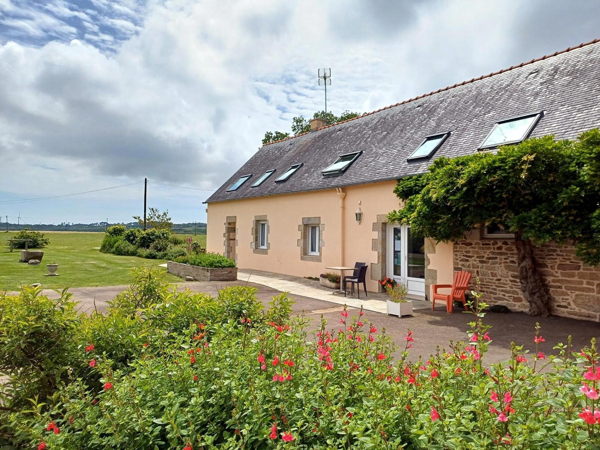 Au Calme A 10Mn Des Baies De Douarnenez Et Audierne Avec Cuisine A Disposition Mahalon ภายนอก รูปภาพ