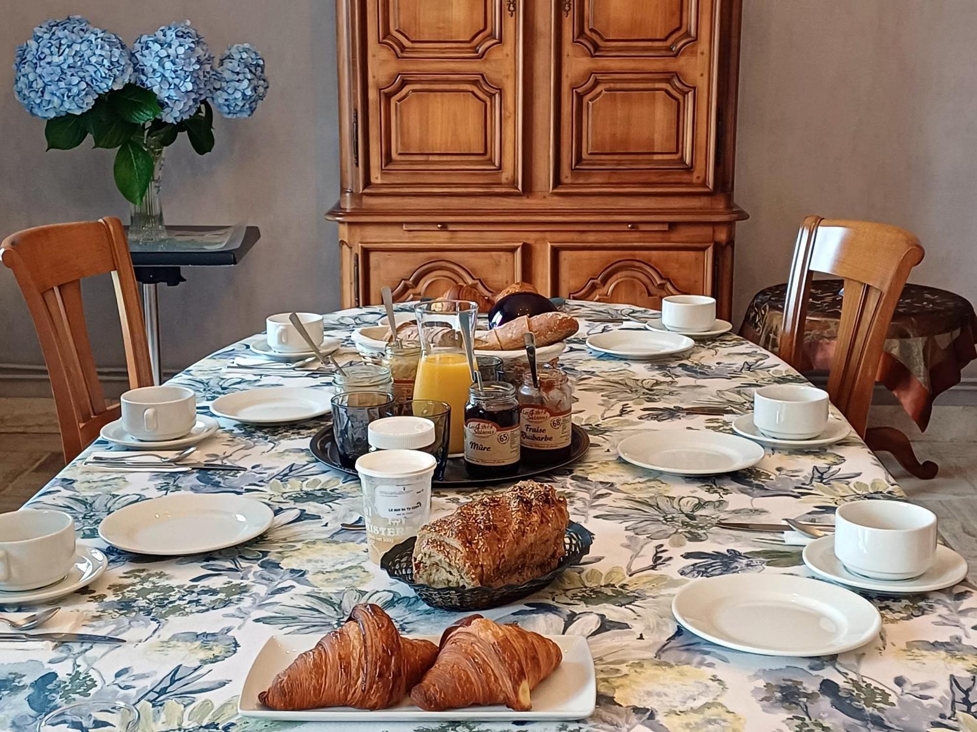 Au Calme A 10Mn Des Baies De Douarnenez Et Audierne Avec Cuisine A Disposition Mahalon ภายนอก รูปภาพ