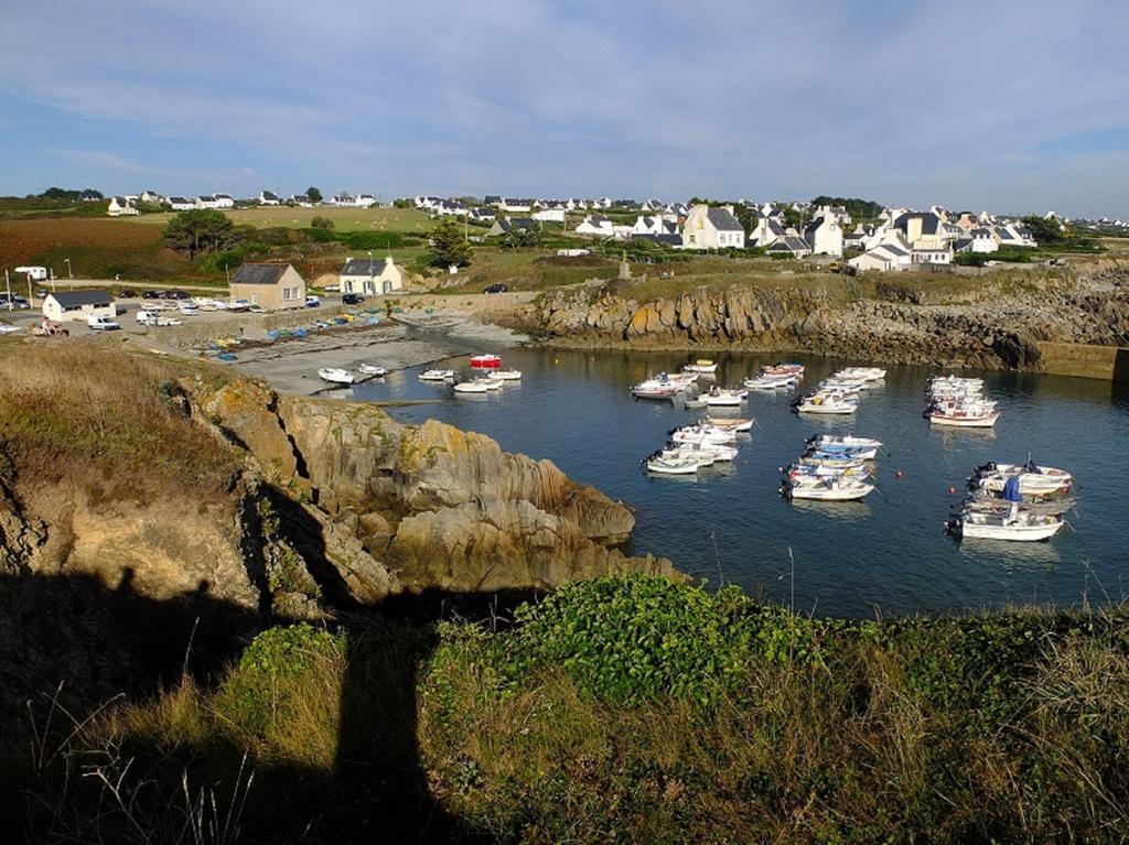 Au Calme A 10Mn Des Baies De Douarnenez Et Audierne Avec Cuisine A Disposition Mahalon ภายนอก รูปภาพ